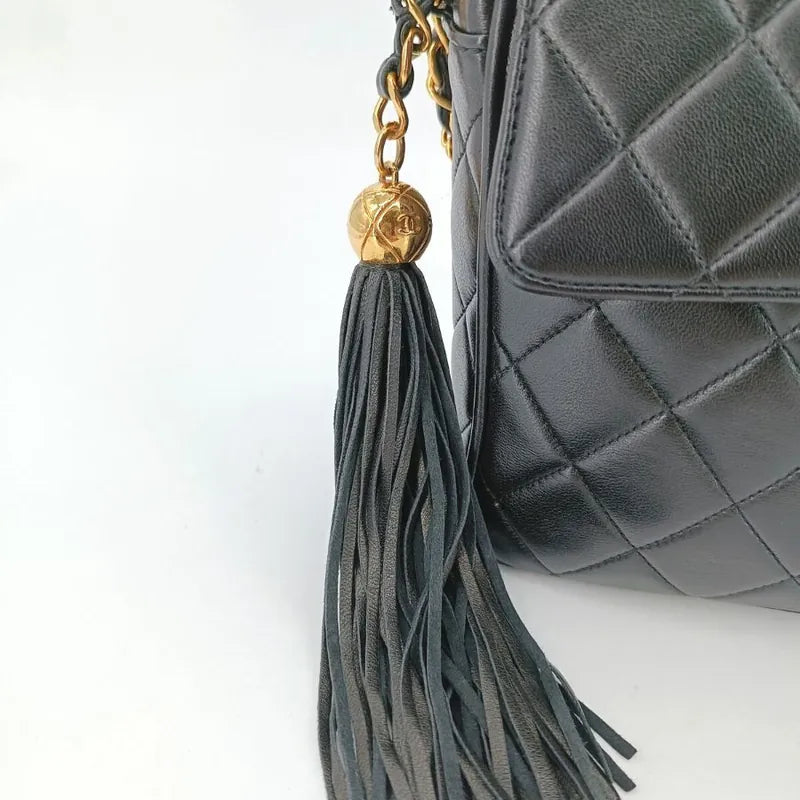 ra124-chanel-vintage-black-lambskin-quilted-camera-bag