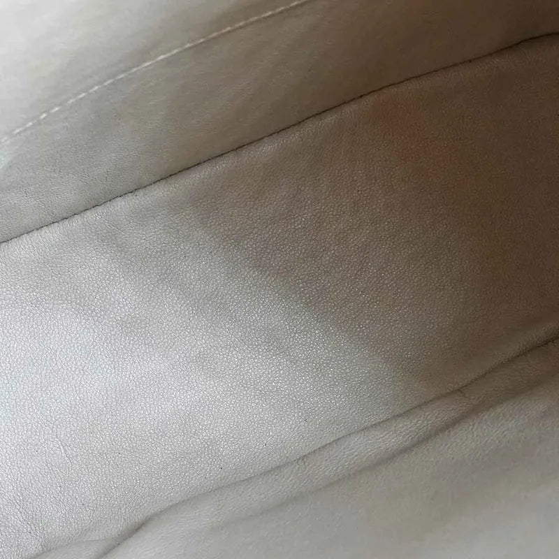 jr876-chanel-vintage-beige-caviar-leather-handbag