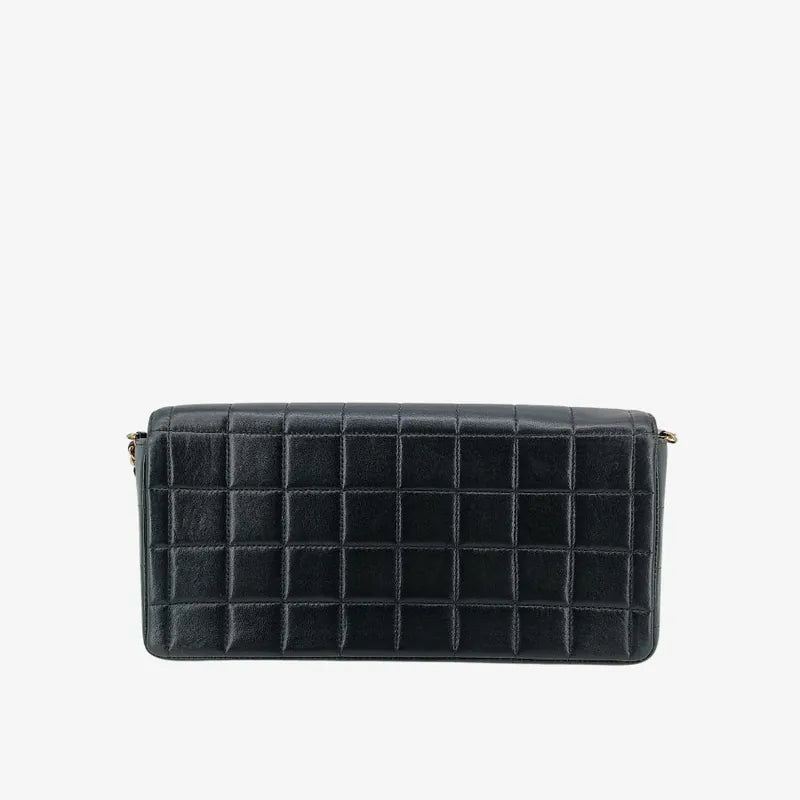 rc058-chanel-vintage-black-lambskin-chocolate-bar-flap-bag