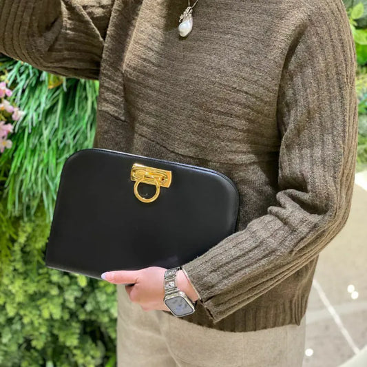 rc401-salvatore-ferragamo-vintage-black-box-leather-shoulder-bag