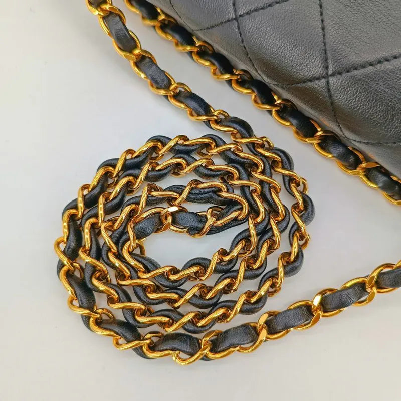 ra839-chanel-vintage-black-lambskin-25cm-classic-flap-bag