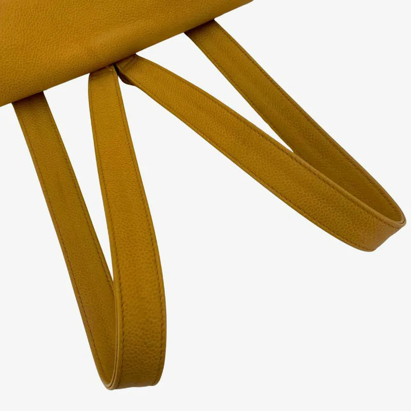 rc295-chanel-vintage-beige-caviar-leather-turnlock-flap-backpack