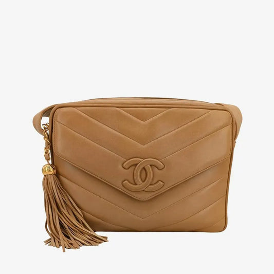 js935-chanel-vintage-beige-lambskin-chevron-camera-bag
