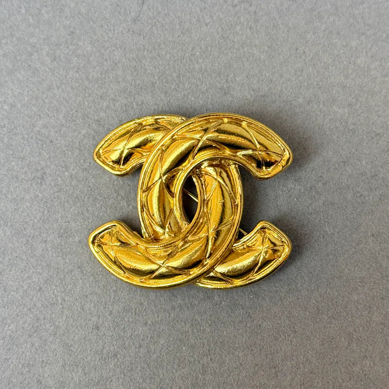 rc513-chanel-vintage-cc-logo-gold-brooch