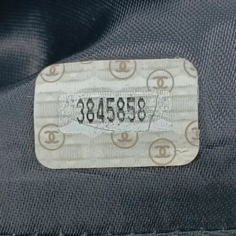 ra076-chanel-vintage-black-caviar-leather-quilted-camera-bag