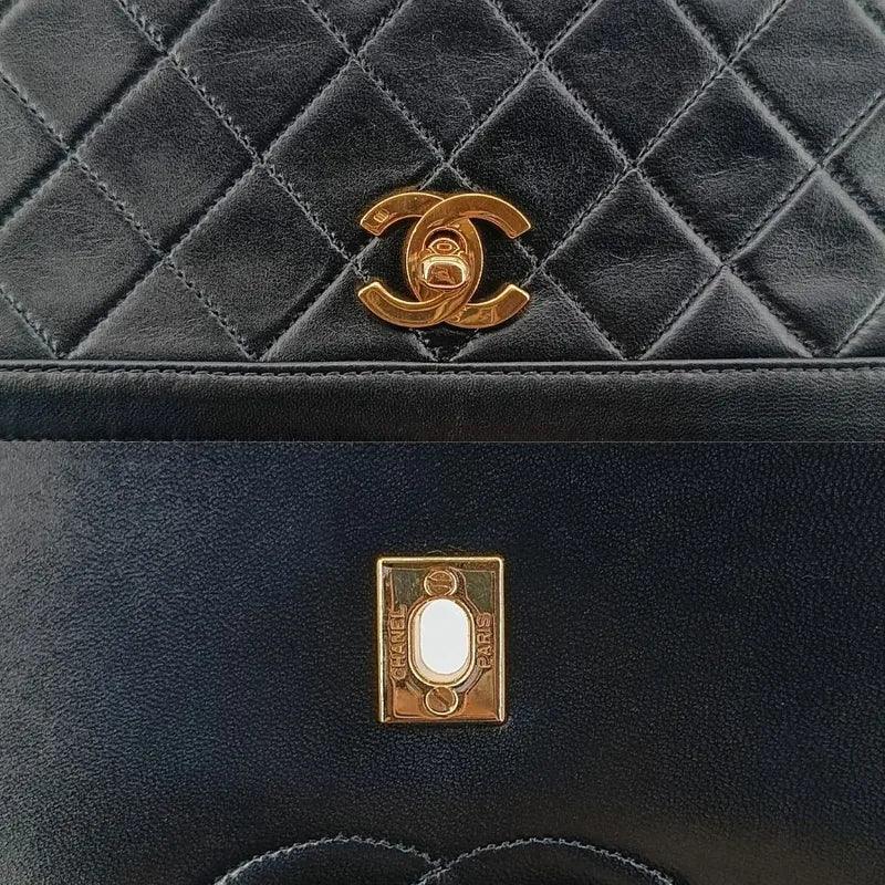 jr534-chanel-vintage-black-lambskin-quilted-flap-bag