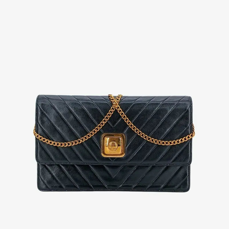 ra520-chanel-vintage-black-lambskin-chevron-push-lock-flap-bag