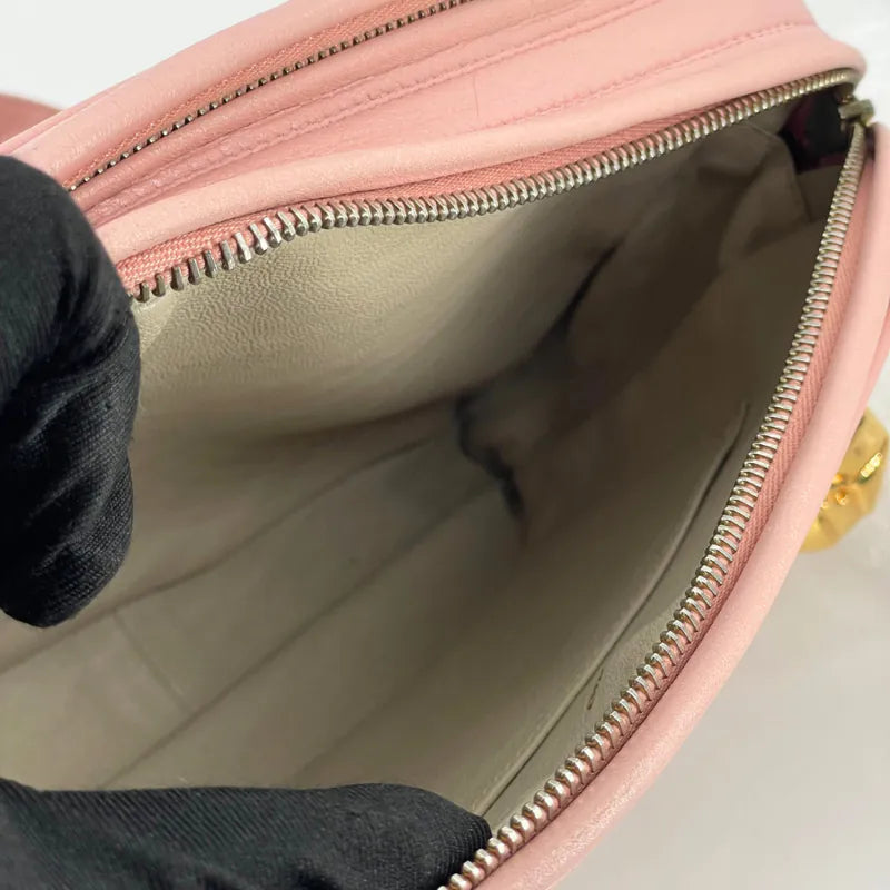 c566-chanel-vintage-pink-lambskin-camera-bag