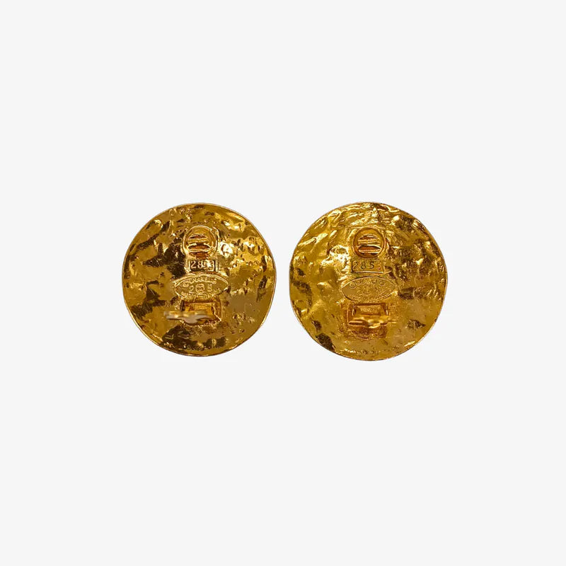 rb258-chanel-vintage-round-gold-plated-clip-on-earrings