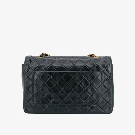 jr533-chanel-vintage-black-lambskin-quilted-flap-bag