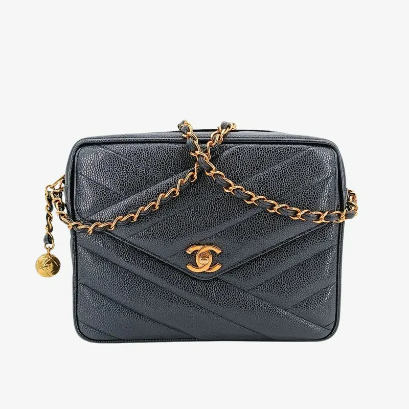 rb926-chanel-vintage-black-caviar-leather-camera-bag