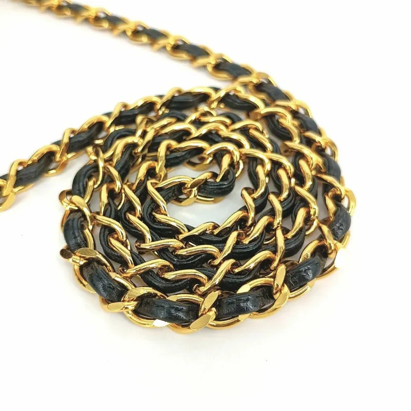 jr540-chanel-vintage-black-lambskin-tassel-camera-bag