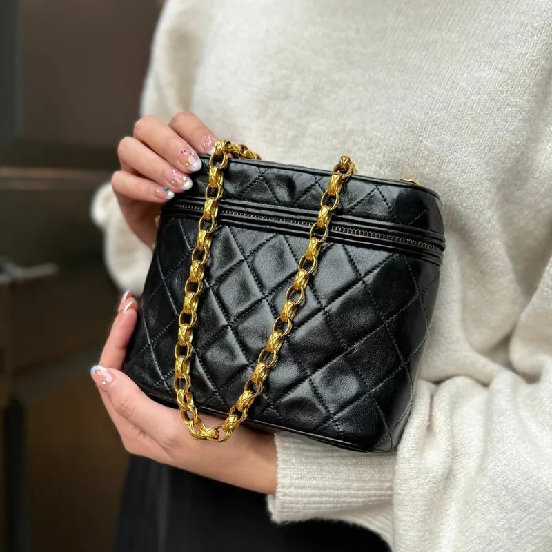 ra438-chanel-vintage-black-lambskin-tassels-gold-chain-camera-bag