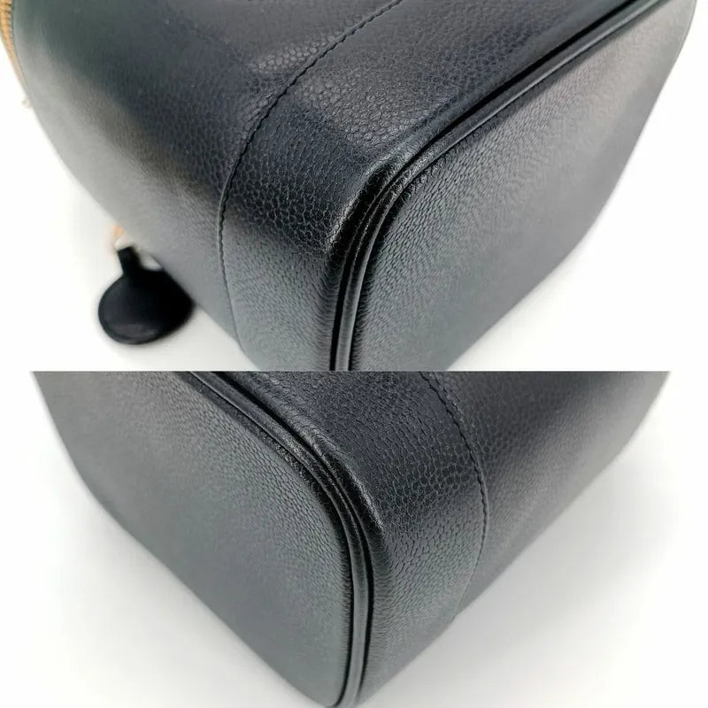 jt137-chanel-vintage-black-caviar-leather-cosmetic-bag