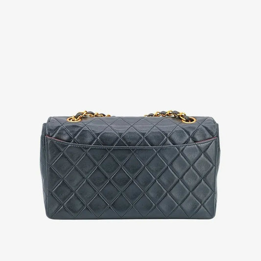 jr345-chanel-vintage-black-lambskin-quilted-flap-bag