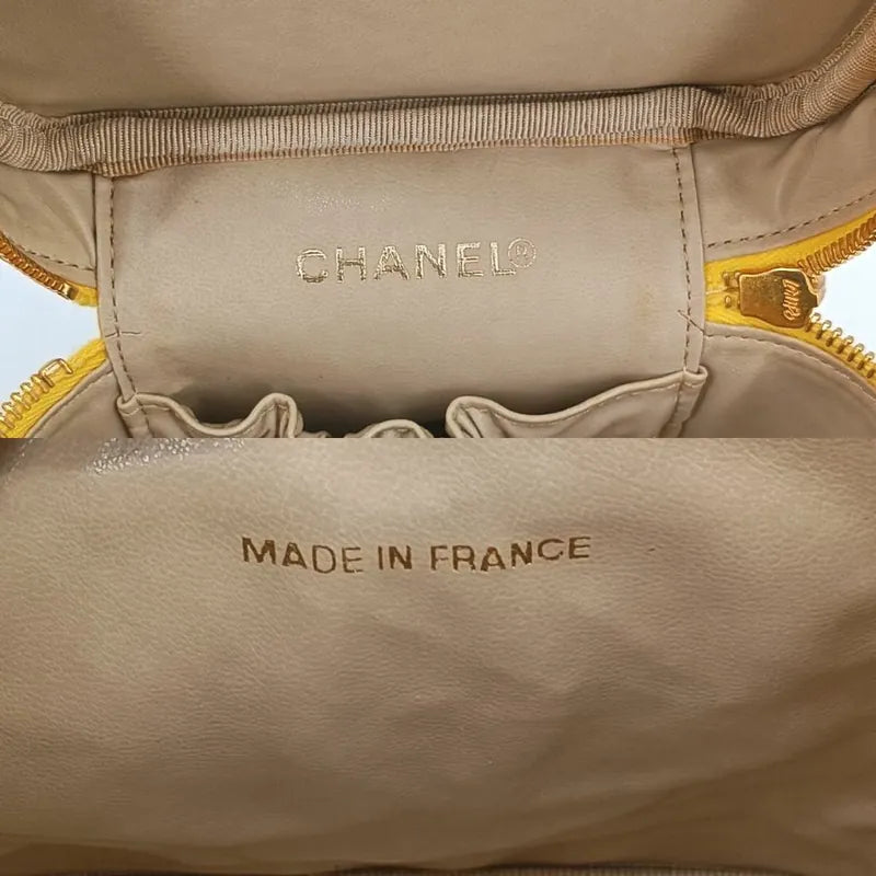jt132-chanel-vintage-yellow-caviar-leather-cosmetic-bag