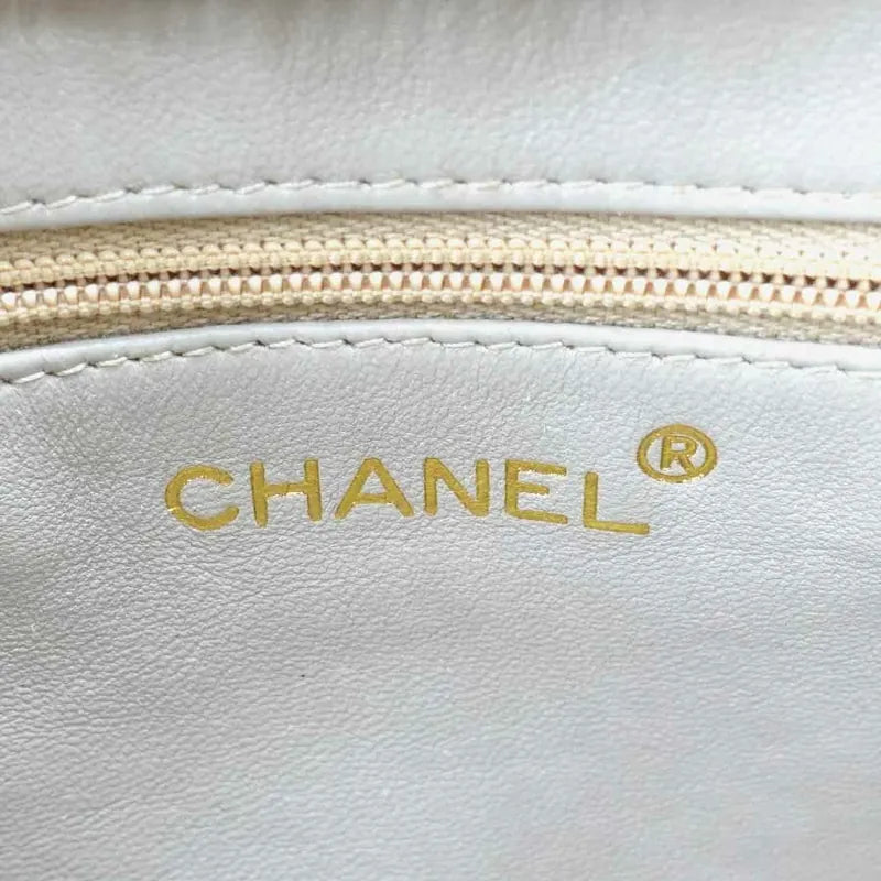 jr876-chanel-vintage-beige-caviar-leather-handbag