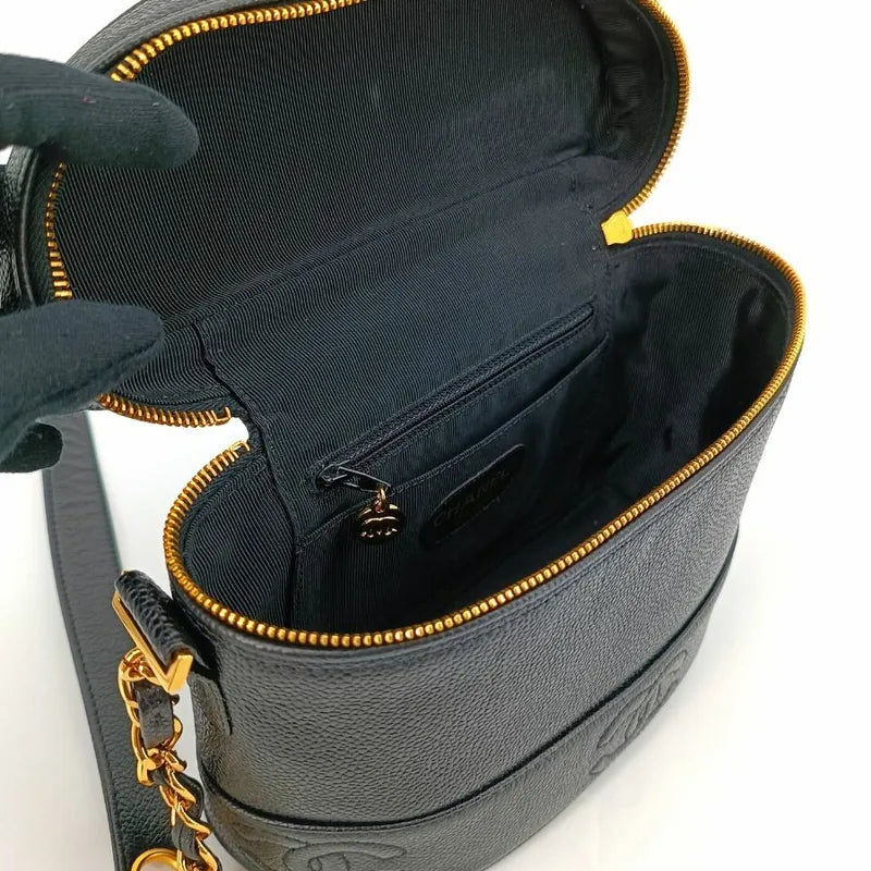 ra044-chanel-vintage-black-caviar-leather-embossed-logo-camera-bag