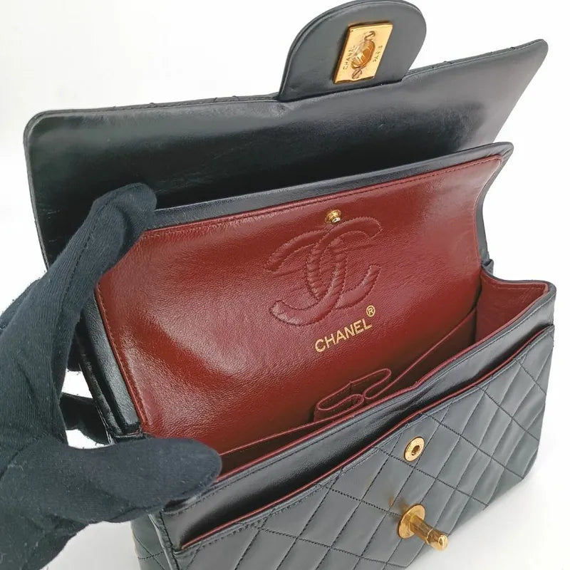 ra707-chanel-vintage-black-lambskin-23cm-classic-flap-bag