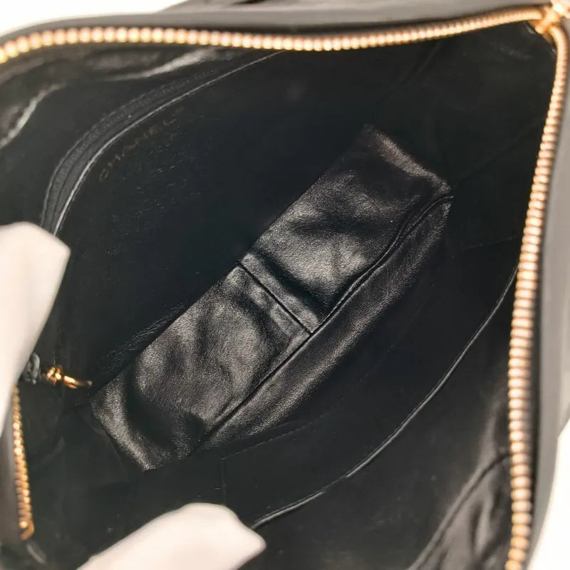 ra827-chanel-vintage-black-lambskin-quilted-camera-bag