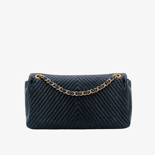 c486-chanel-vintage-black-calfskin-chevron-flap-bag