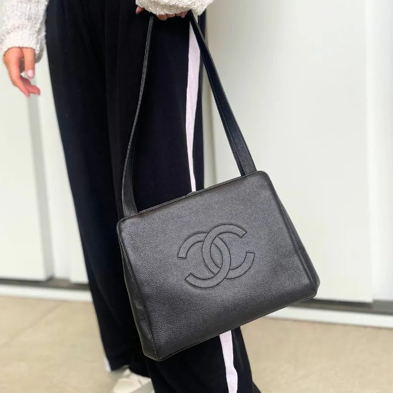 rb308-chanel-vintage-black-caviar-leather-cc-logo-shoulder-bag