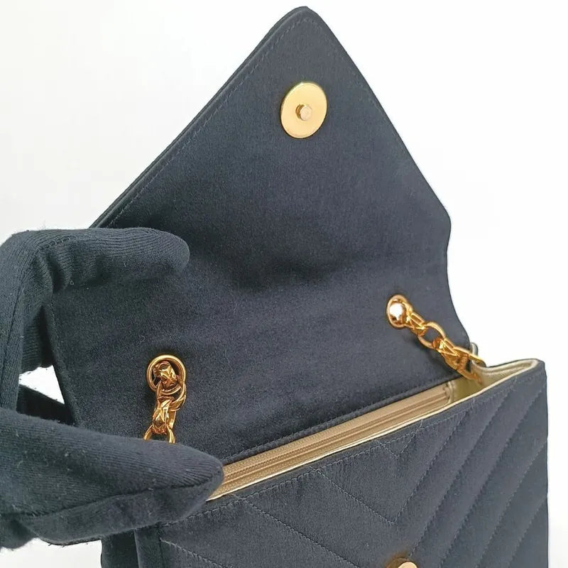 jt719-chanel-vintage-black-satin-chevron-gold-chain-flap-bag
