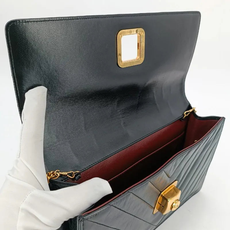 ju916-chanel-vintage-black-lambskin-chevron-push-lock-flap-bag