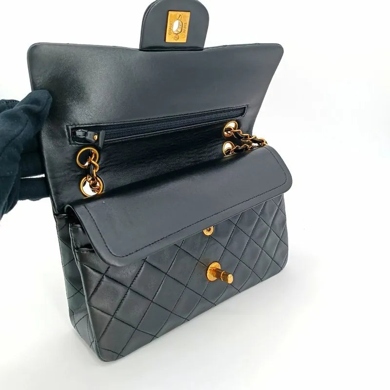 jt076-chanel-vintage-black-lambskin-23cm-classic-flap-bag