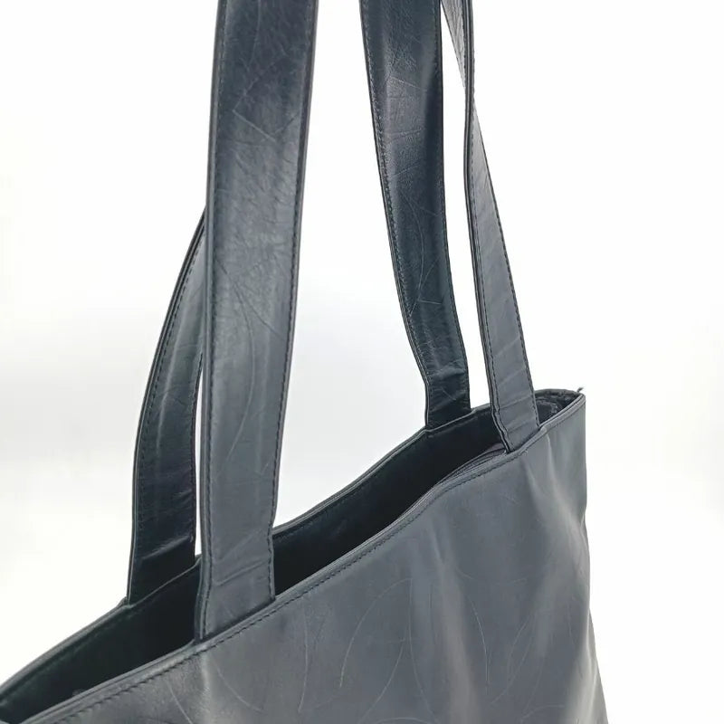 jt045-chanel-vintage-black-lambskin-cc-embossed-tote-bag