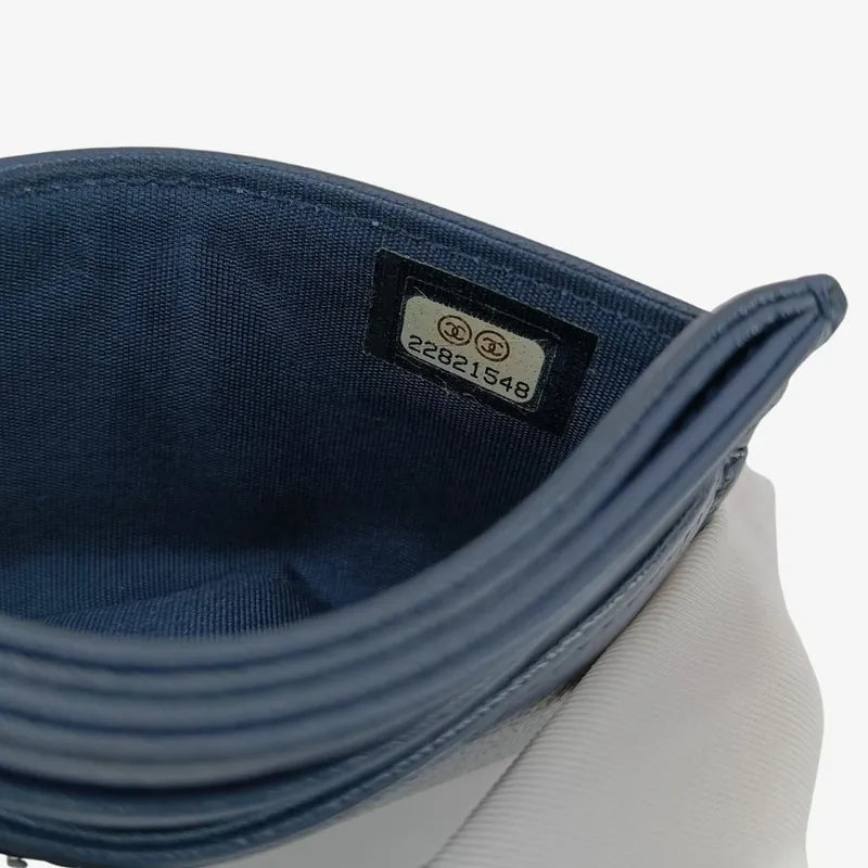 rb110-chanel-navy-caviar-leather-card-holder