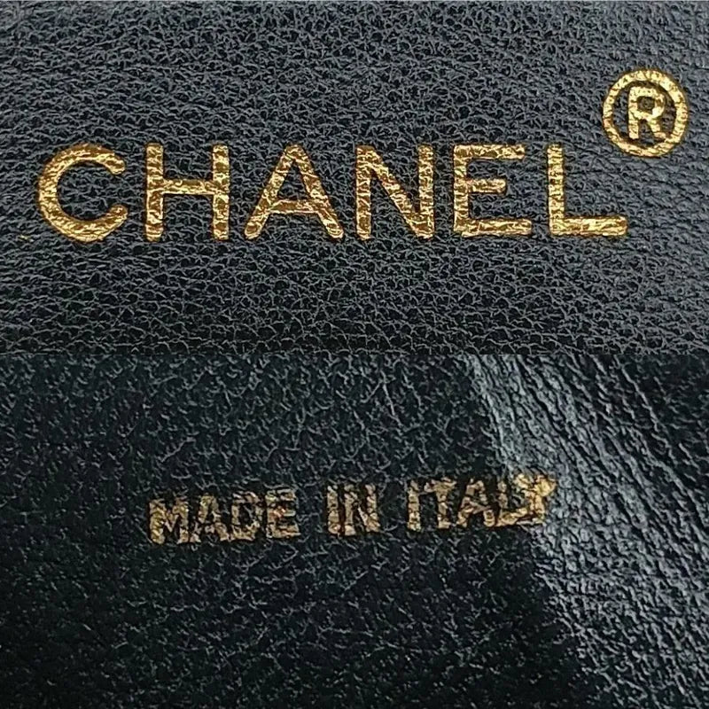 ju669-chanel-vintage-black-caviar-leather-gold-chain-chevron-camera-bag
