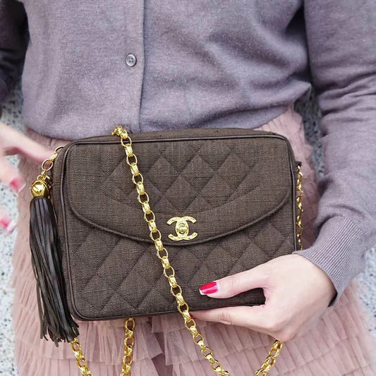 js011-chanel-vintage-brown-linen-gold-chain-camera-bag