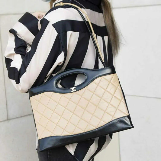 jr503-chanel-vintage-beige-and-black-lambskin-quilted-shopping-bag
