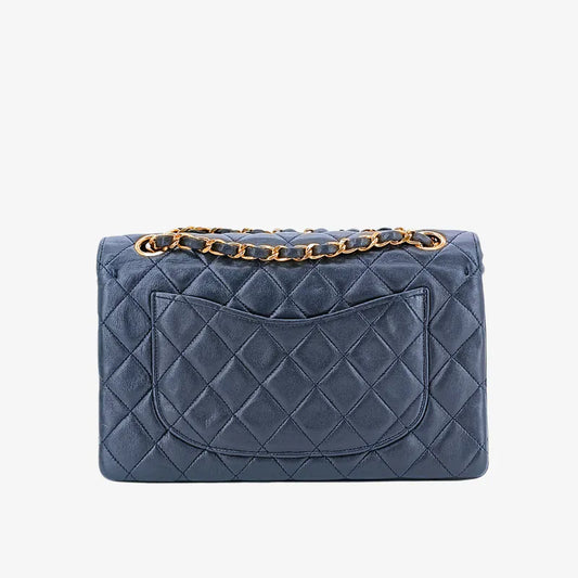 ju665-chanel-vintage-navy-lambskin-quilted-flap-bag