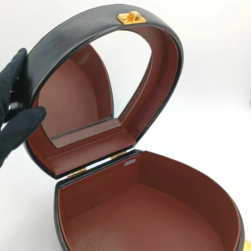 ra638-chanel-vintage-black-lambskin-quilted-vanity-case