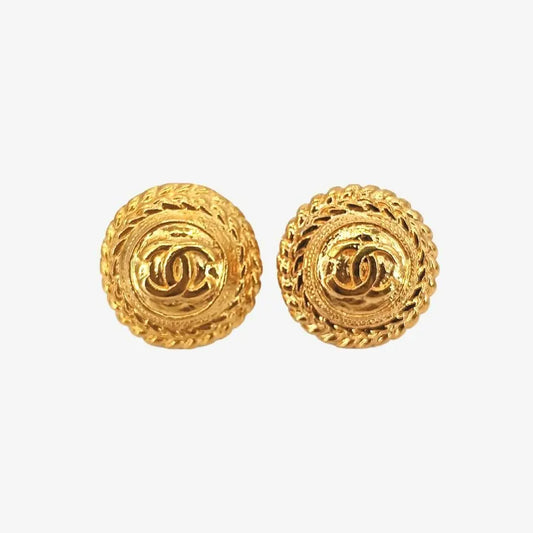 tk003-chanel-vintage-cc-logo-round-gold-plated-clip-on-earrings