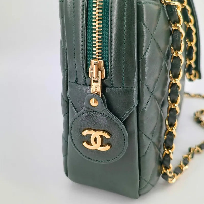 ra847-chanel-vintage-dark-green-lambskin-quilted-camera-bag