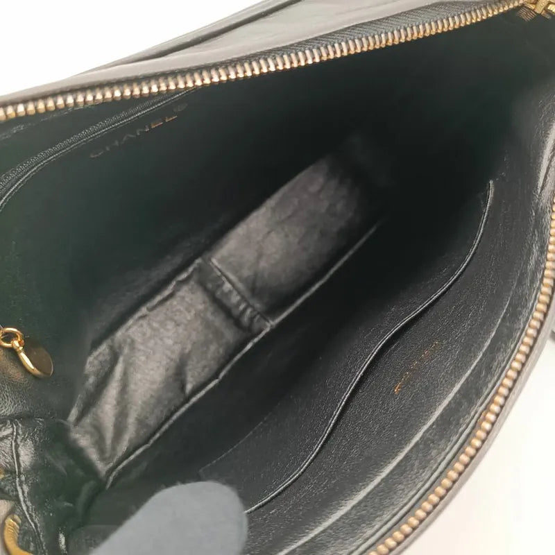 jr611-chanel-vintage-black-lambskin-camera-bag