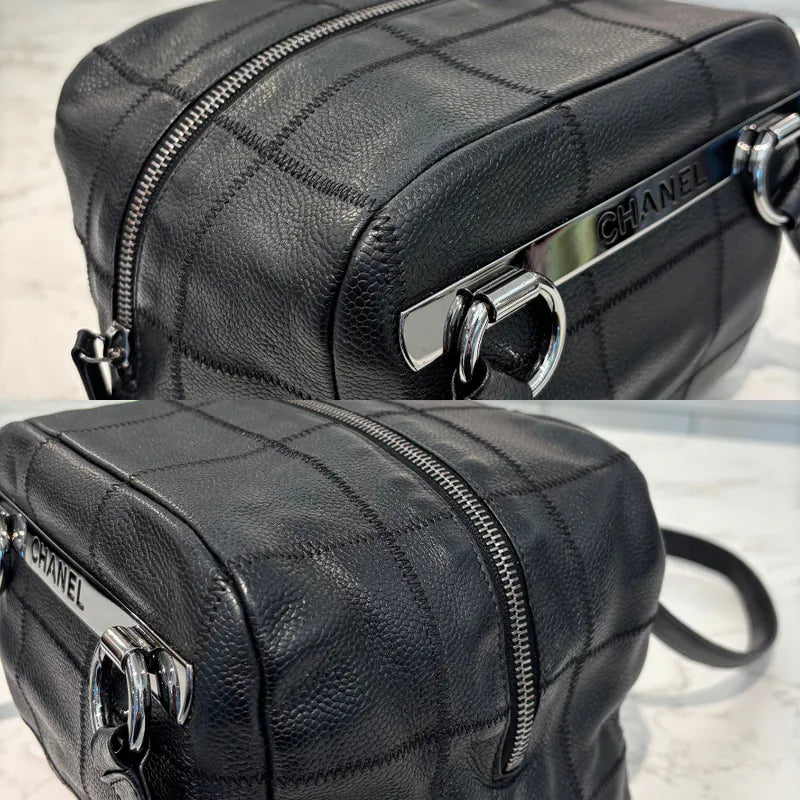 jw627-chanel-vintage-black-caviar-leather-chocolate-bar-handbag