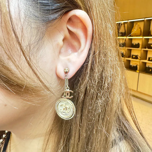 rc430-chanel-vintage-cc-drop-earrings-lucky-leaf