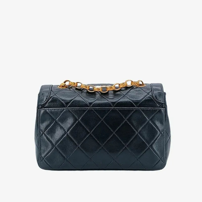 ra176-chanel-vintage-black-lambskin-gold-chain-flap-bag