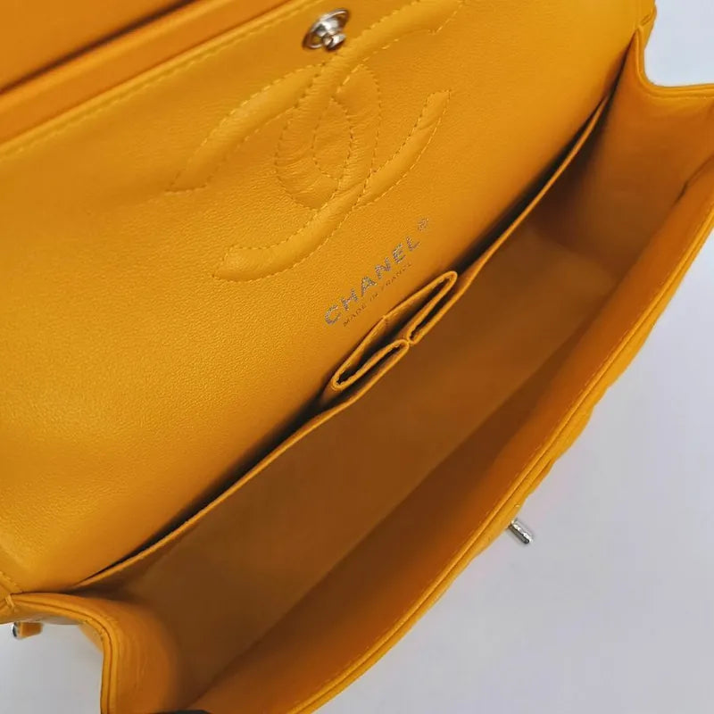 c445-chanel-vintage-yellow-lambskin-25cm-classic-flap-bag