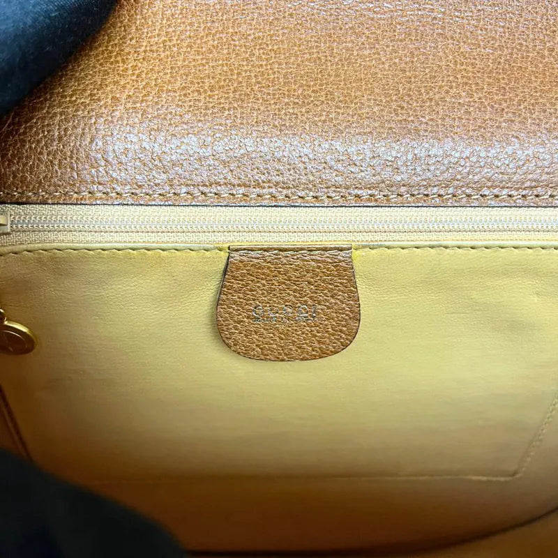 rb126-gucci-vintage-brown-leather-sherry-line-buckle-round-shoulder-bag