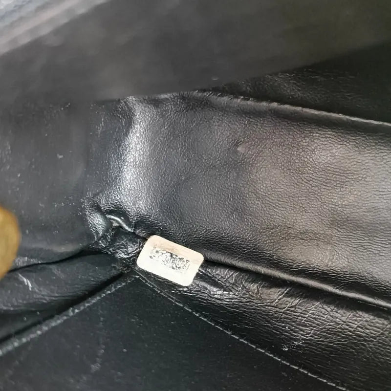 js539-chanel-vintage-black-lambskin-gold-chain-camera-bag