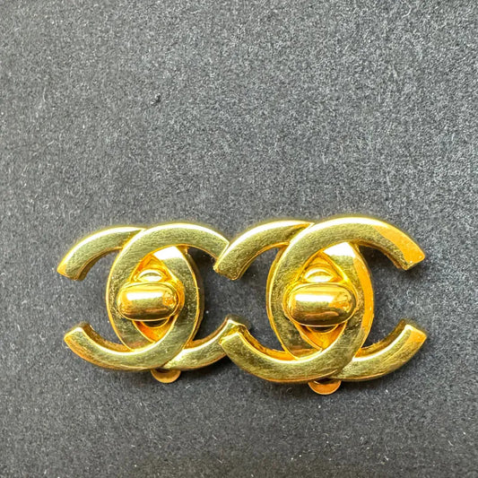 jah195-chanel-vintage-cc-turnlock-gold-plated-clip-on-earrings