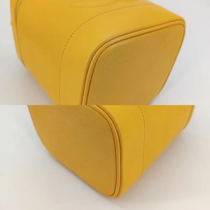 jt132-chanel-vintage-yellow-caviar-leather-cosmetic-bag