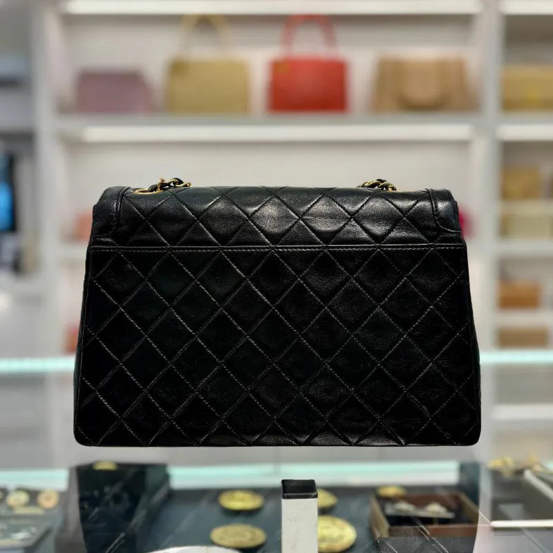 rc582-chanel-vintage-black-lambskin-trapezoid-flap-bag