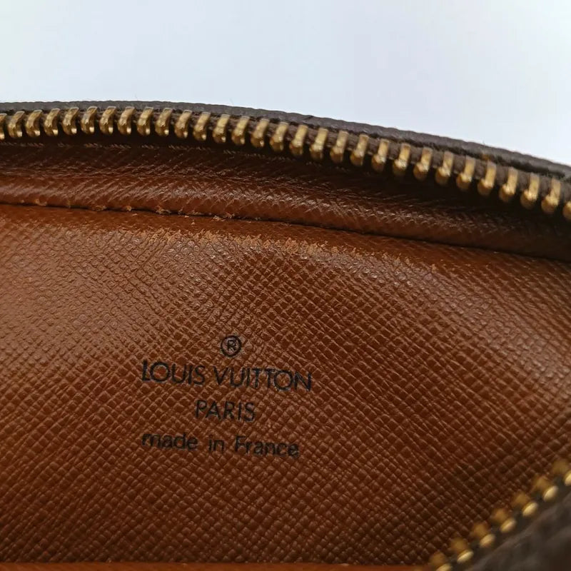 js412-louis-vuitton-danube