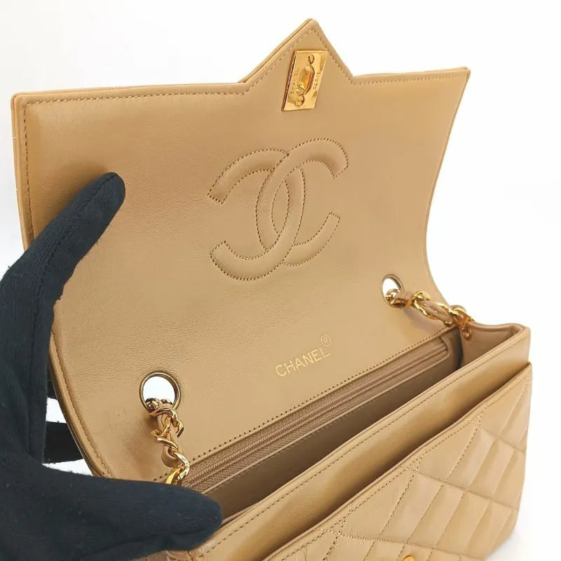 jt759-chanel-vintage-beige-lambskin-pointed-flap-bag